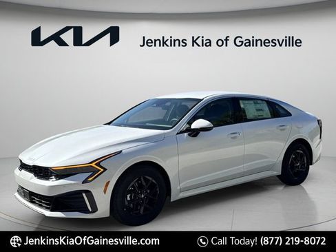 New 2026 Kia K5 LXS FWD image 3