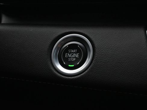 Used 2023 Cadillac Escalade Luxury AWD/4WD image 15