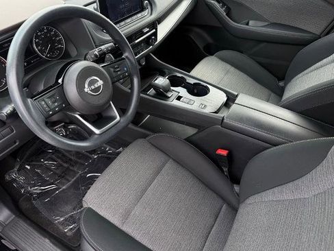 Certified 2022 Nissan Rogue SV image 17