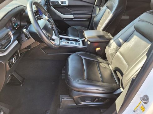 Used 2024 Ford Explorer XLT w/ Equipment Group 202A image 23