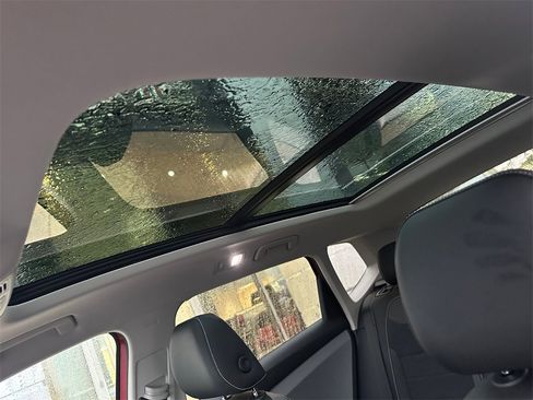 Used 2024 Volkswagen Taos SE image 22