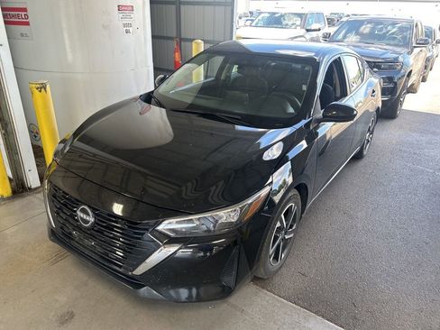 Used 2024 Nissan Sentra SV FWD image 2