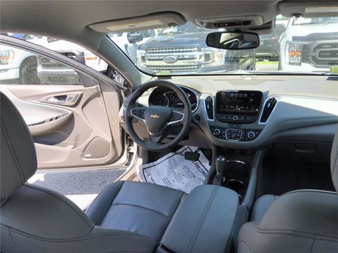 Used 2017 Chevrolet Malibu Premier w/ Driver Confidence Package FWD image 23