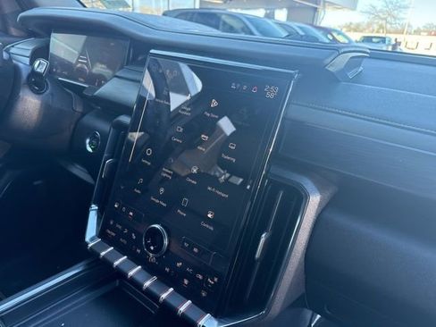 Used 2024 GMC Acadia AT4 w/ Luxury Package image 37