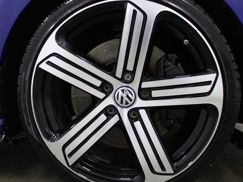 Used 2018 Volkswagen Golf R 4-Door image 25