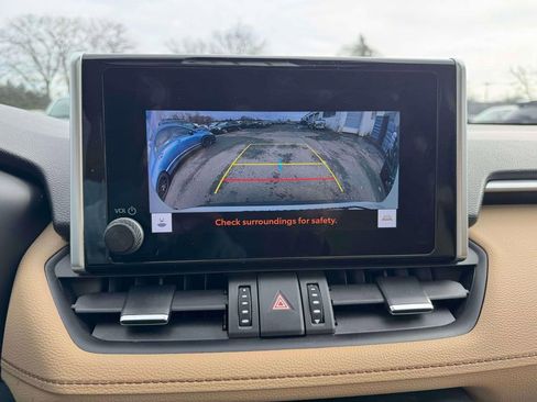 Used 2023 Toyota RAV4 XLE Premium image 29