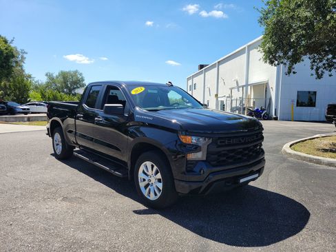 Used 2024 Chevrolet Silverado 1500 Custom RWD image 2