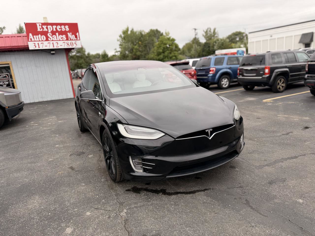 Used 2017 Tesla Model X 75D AWD/4WD image 4
