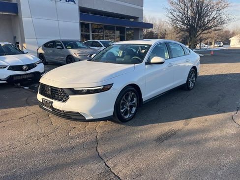 Used 2023 Honda Accord EX image 25