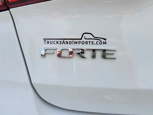 Used 2018 Kia Forte LX image 5