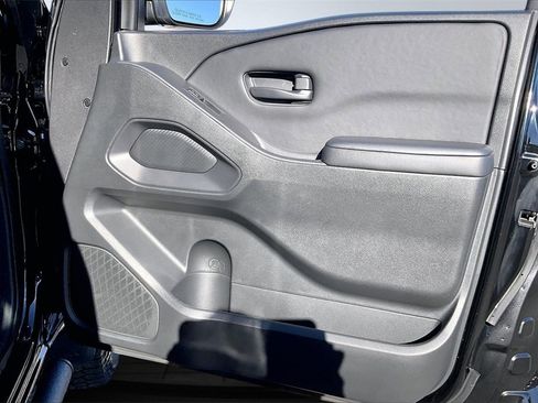 Used 2024 Nissan Frontier S image 24