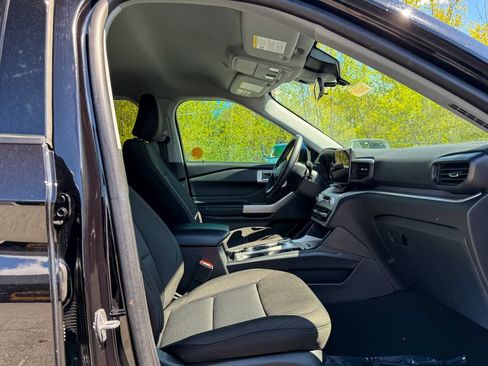 Certified 2023 Ford Explorer XLT AWD/4WD image 10