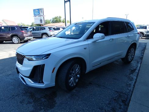 Used 2021 Cadillac XT6 Premium Luxury image 6