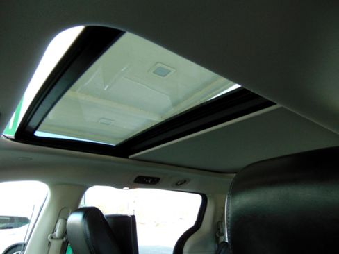 Used 2018 Chrysler Pacifica Limited w/ Tire & Wheel Group image 39