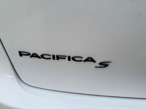 New 2026 Chrysler Pacifica Limited w/ S Appearance Package image 11