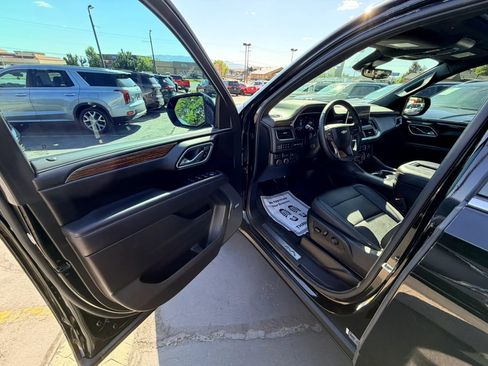 Used 2023 Chevrolet Tahoe High Country AWD/4WD image 10