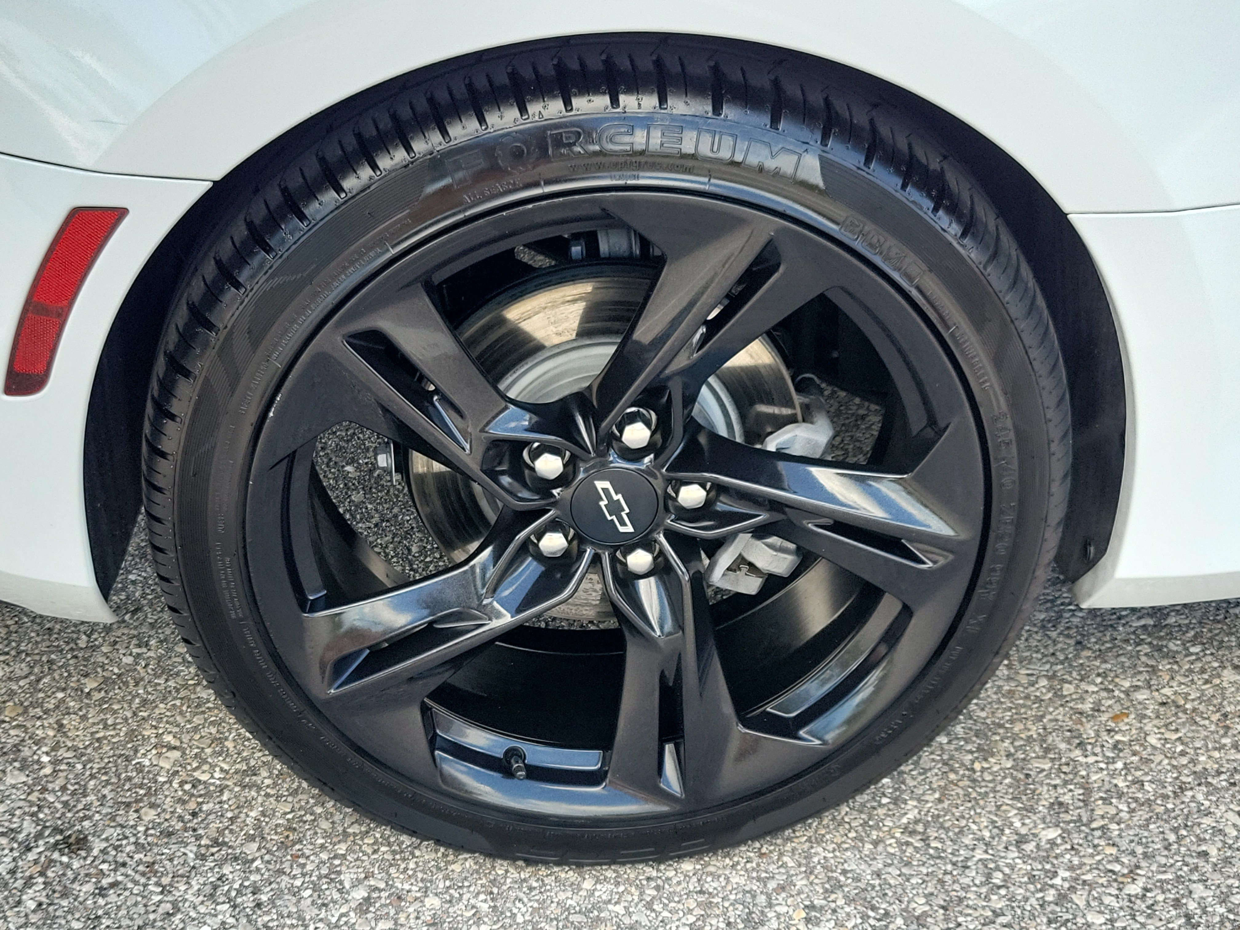 Used 2021 Chevrolet Camaro LT w/ RS Package RWD image 10