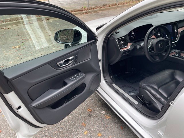 Certified 2023 Volvo S60 B5 Plus AWD/4WD image 11