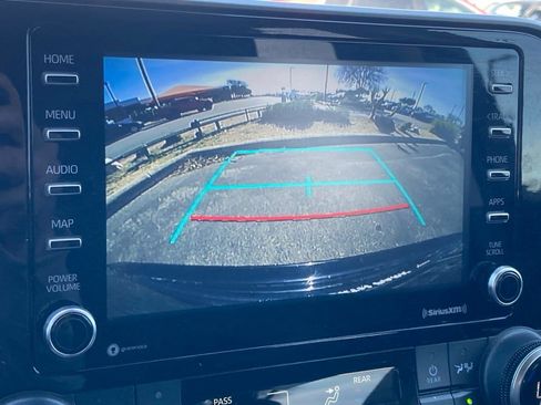 Certified 2022 Toyota Highlander L image 24