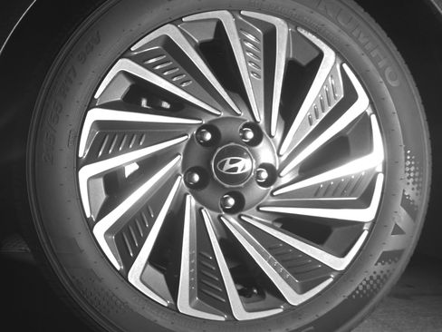 Used 2025 Hyundai Sonata SEL FWD image 12