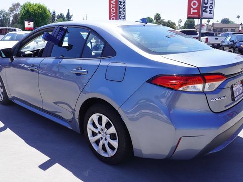 Certified 2022 Toyota Corolla LE FWD image 5