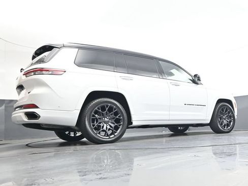 Used 2025 Jeep Grand Cherokee L Summit AWD/4WD image 34