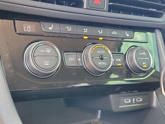 Used 2023 Volkswagen Jetta SE w/ Black Wheel Package FWD image 31