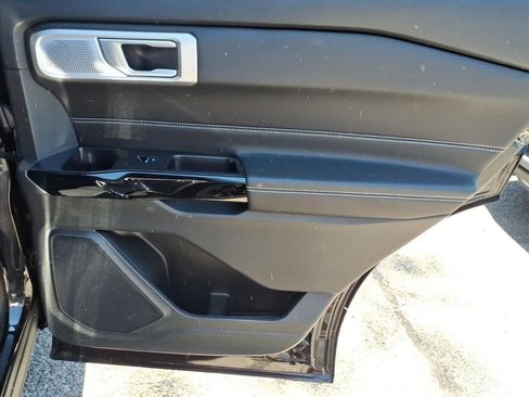 Used 2023 Ford Explorer ST w/ Equipment Group 401A AWD/4WD image 11
