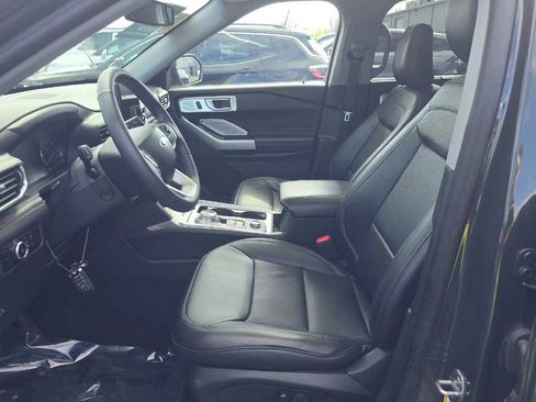 Used 2023 Ford Explorer Limited w/ Limited Technology Package AWD/4WD image 12