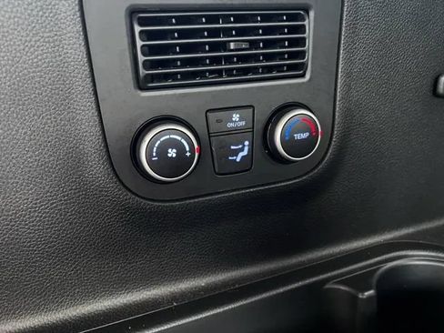 Used 2017 Hyundai Santa Fe SE AWD/4WD image 27