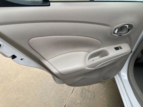 Used 2012 Nissan Versa SL image 12