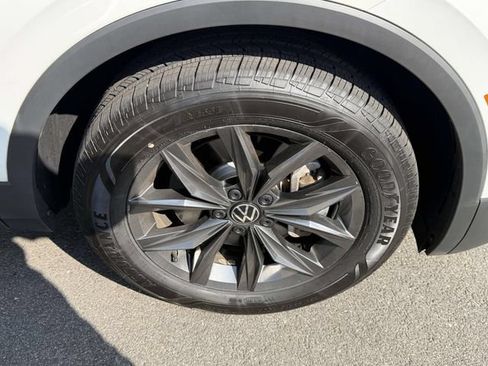 Certified 2023 Volkswagen Tiguan SE AWD/4WD image 8