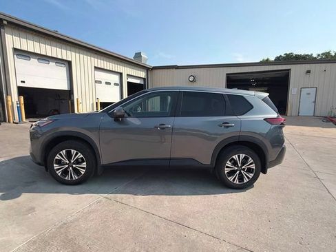 Used 2023 Nissan Rogue SV FWD image 6