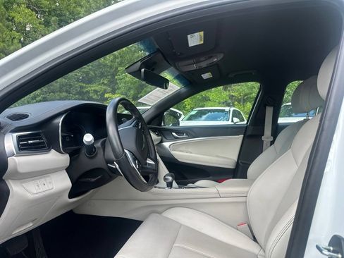 Used 2025 Genesis G70 2.5T AWD/4WD image 6