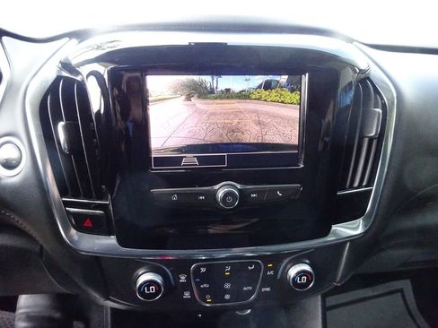 Certified 2021 Chevrolet Traverse LS image 30