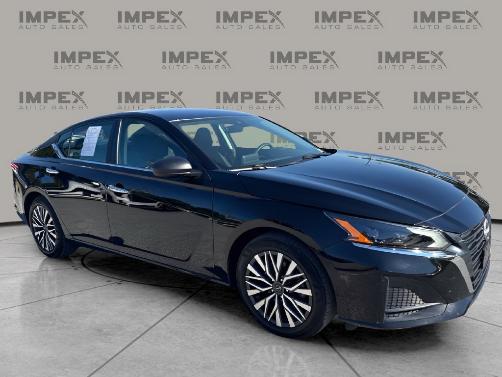 Used 2025 Nissan Altima 2.5 SV FWD image 7