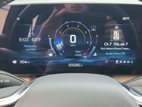 Used 2025 Chevrolet Equinox ACTIV w/ Safety and Technology Package FWD image 16