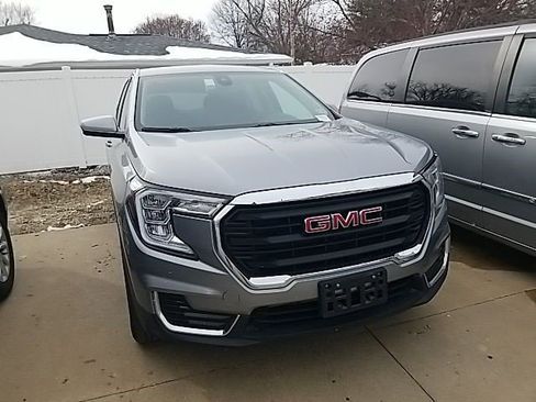Certified 2024 GMC Terrain SLE image 5