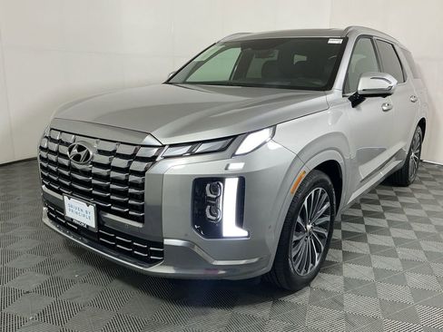 Used 2025 Hyundai Palisade Calligraphy AWD/4WD image 2
