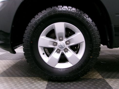 Used 2017 RAM 1500 Express AWD/4WD image 15