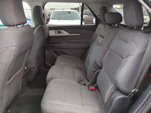 Used 2025 Ford Explorer Active image 14
