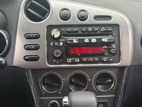 Used 2004 Pontiac Vibe w/ Moon And Tunes Value Package image 23