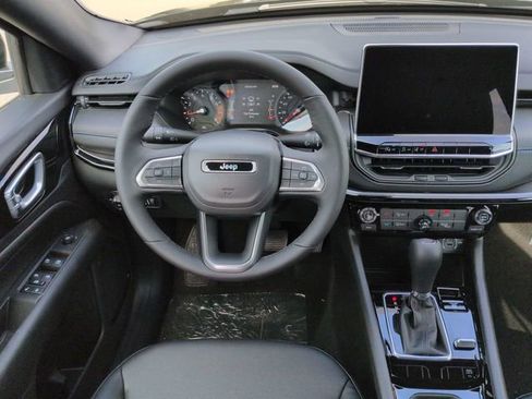 New 2026 Jeep Compass Latitude image 15