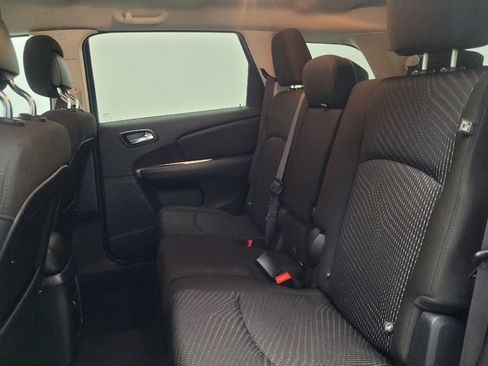Used 2020 Dodge Journey SE w/ SE Popular Equipment Group image 18