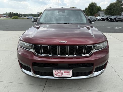 Used 2022 Jeep Grand Cherokee L Limited image 3