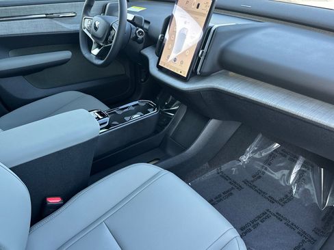 New 2026 Volvo EX30 Cross Country Ultra w/ Protection Package Premier image 18