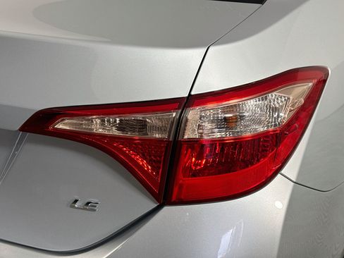 Used 2019 Toyota Corolla LE FWD image 33
