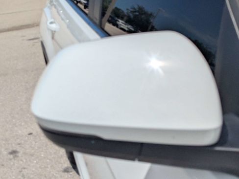 Used 2021 Volkswagen Atlas Cross Sport SE w/ Panoramic Sunroof Package FWD image 12