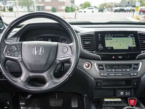 Used 2022 Honda Passport TrailSport image 2