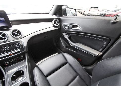 Used 2019 Mercedes-Benz CLA 250 4MATIC image 11